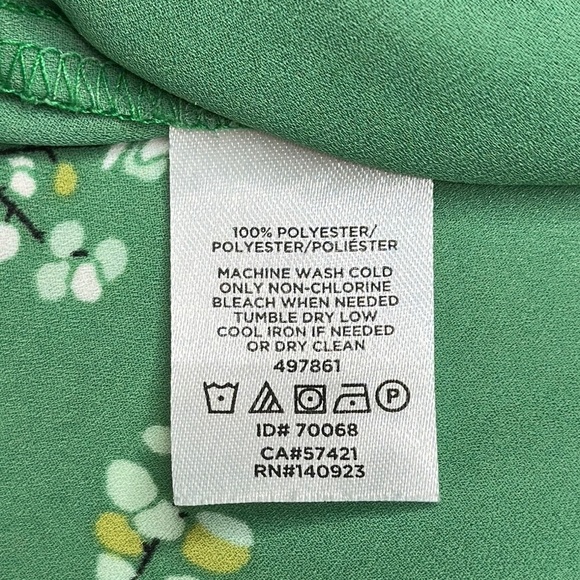 LOFT V Neck Flutter Sleeve Green Floral Blouse Size MP - Picture 8 of 11